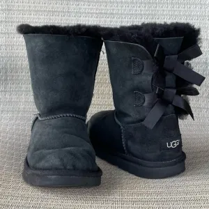 Ugg Bailey Bow Leather Winter Boots Sheepskin Lined Black Girls Shoes Size 3