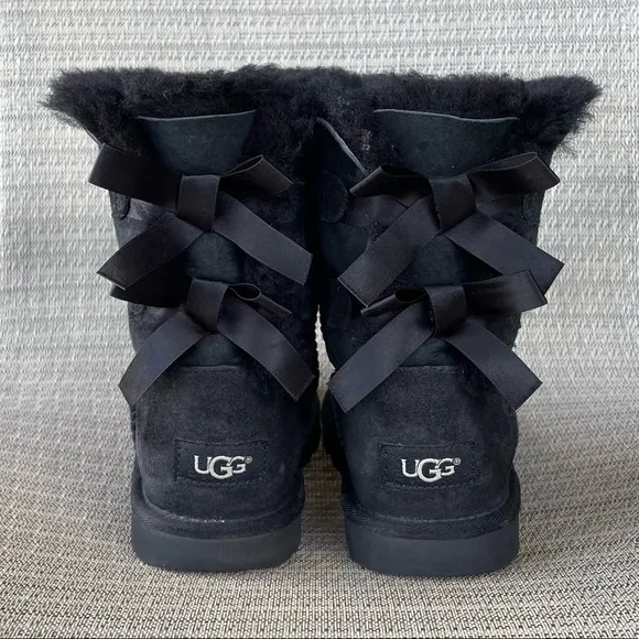 Ugg Bailey Bow Leather Winter Boots Sheepskin Lined Black Girls Shoes Size 3