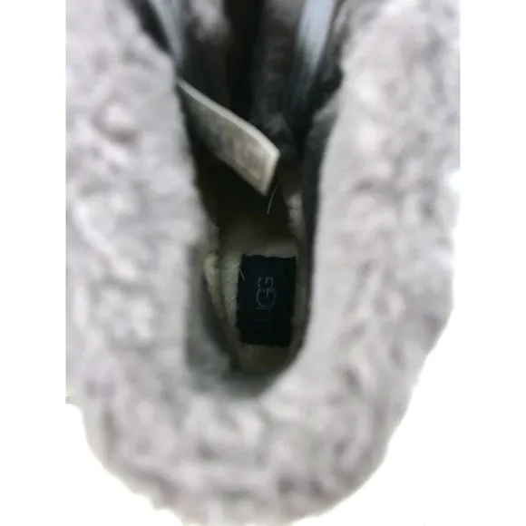 UGG BOOTS BUTTE II CWR‎ METAL UGG PRINT LEATHER SIZE YOUTH 4 FIT'S WOMEN'S 6