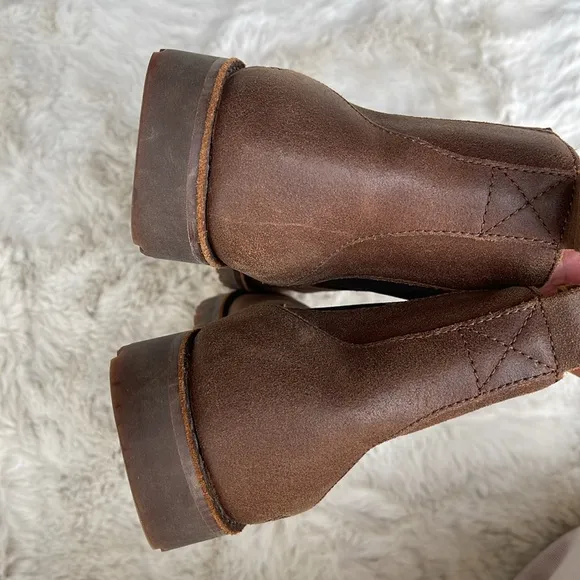 UGG Callum kids leather boots