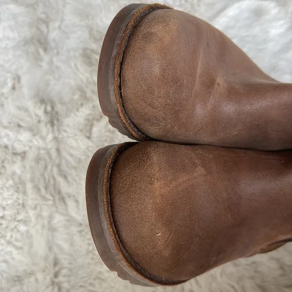 UGG Callum kids leather boots