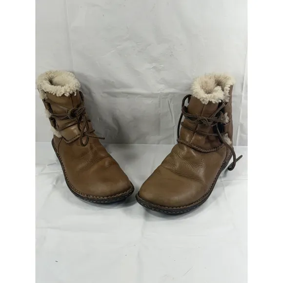 UGG Caspia 1932 Tan Leather Lace Up Ankle Sheepskin Warm Boots Womens Sz 7