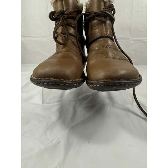 UGG Caspia 1932 Tan Leather Lace Up Ankle Sheepskin Warm Boots Womens Sz 7