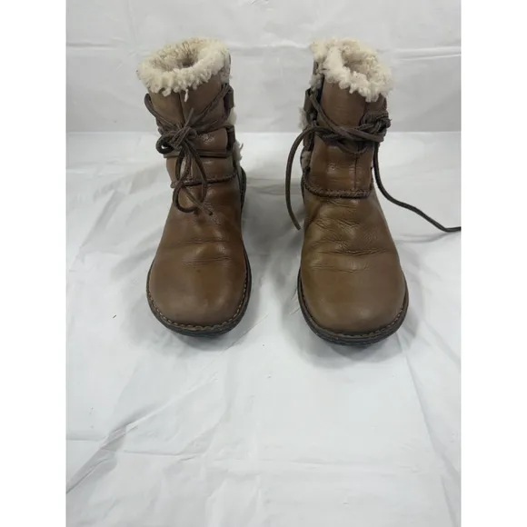 UGG Caspia 1932 Tan Leather Lace Up Ankle Sheepskin Warm Boots Womens Sz 7