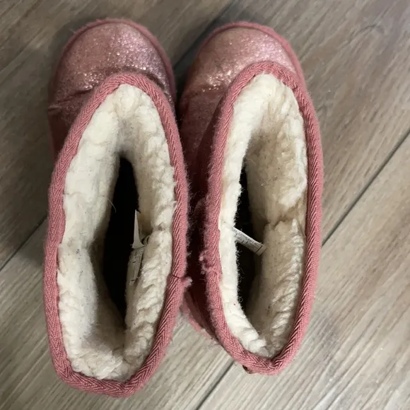 Ugg Girls’ pink glitter boots