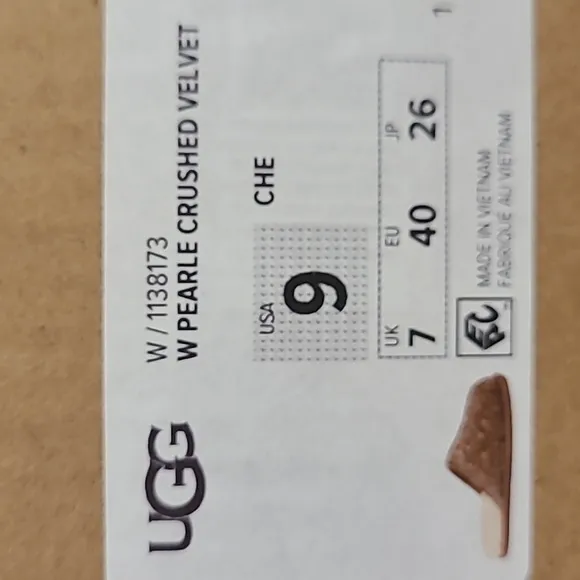 UGG gorgeous crushed velvet tan / chestnut pearle slippers, size 7 or 9, NWT