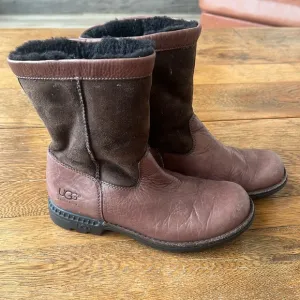UGG Leather boots size 3 🤎