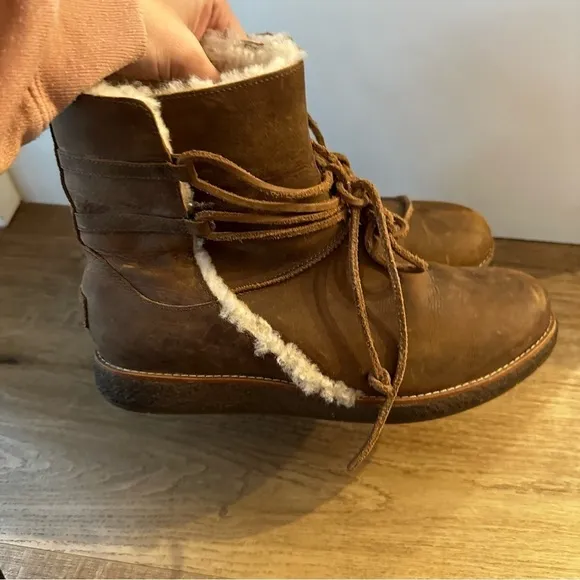 UGG Luisa Leather Brown Boots Sheepskin Lined &amp; Detailed Size 11 Women’s