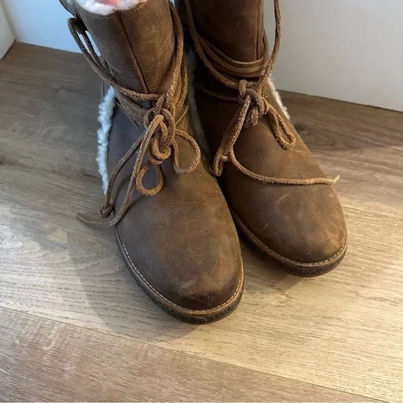 UGG Luisa Leather Brown Boots Sheepskin Lined &amp; Detailed Size 11 Women’s
