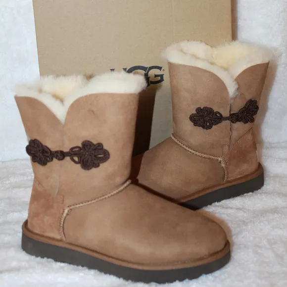 UGG MARIKO BAILEY BOW‎ SUEDE SHORT BOOTS NEW!