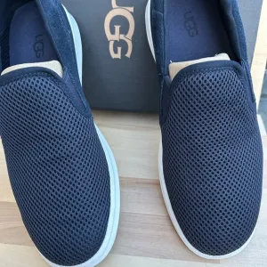 UGG‎ Men's Sheldon Slip on size 9