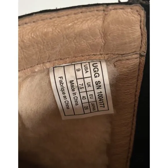 Ugg Neevah Boots leather shearling sz 9 black excellent condition warm comfort