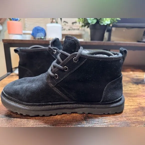 Ugg Neumel Black Shearling Boots Size 9