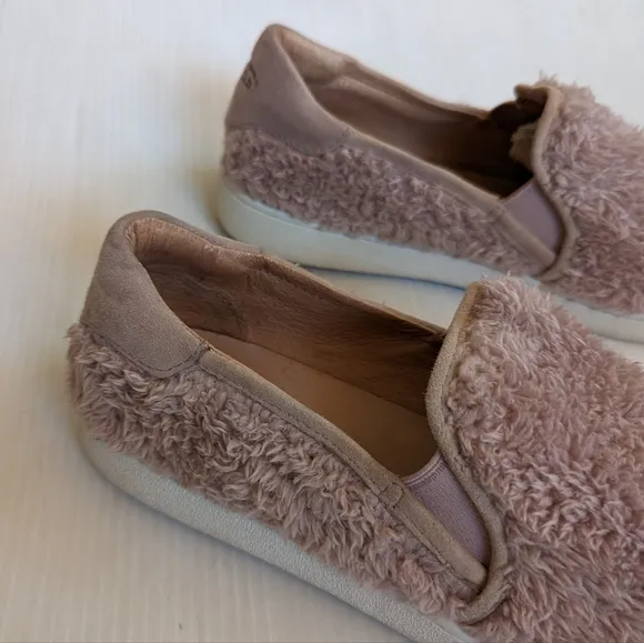 UGG Ricci Dusk Pink Faux Fur slip-on platform sneakers