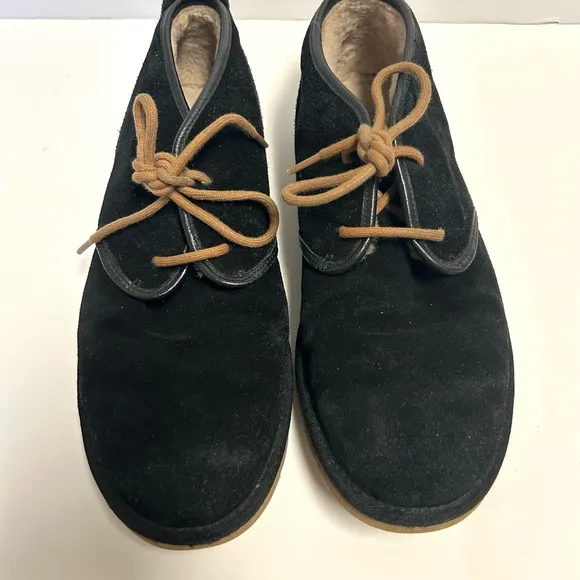 UGG Shoes Men’s Sz 10 Maksim Chukka Black Suede Sheepskin Lace Up Boots Casual