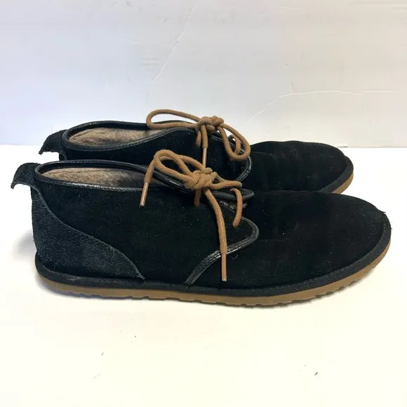 UGG Shoes Men’s Sz 10 Maksim Chukka Black Suede Sheepskin Lace Up Boots Casual