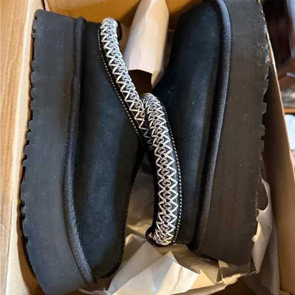 UGG Tazz Black Platform Clog Slip On Shoe Slippers W8 Authentic NIB