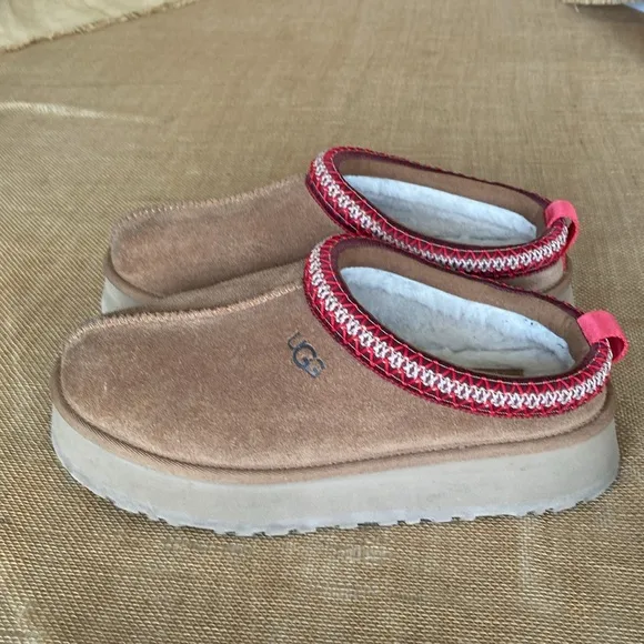 UGG Tazz Chestnut Platform Slipper Women’s Size 10