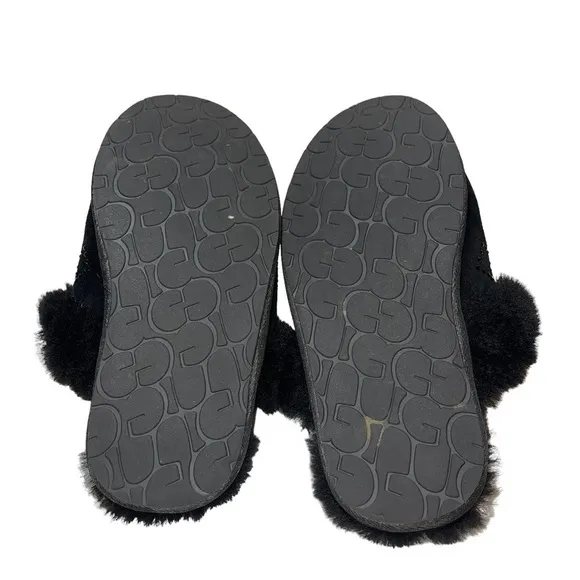 Ugg Woman Shoes Slippers Size 7