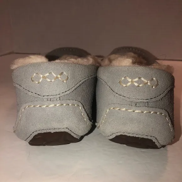UGG Womens Grey Suede Ansley Moccasin Slippers Shoes sz 8