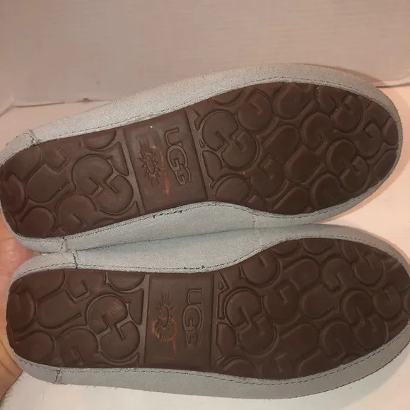 UGG Womens Grey Suede Ansley Moccasin Slippers Shoes sz 8
