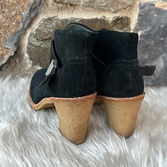Ugg Women's Leather Brienne (3212) Boot in Black Ankle Boots Size 9 US