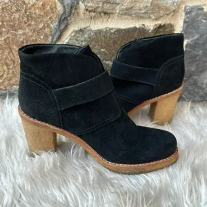 Ugg Women's Leather Brienne (3212) Boot in Black Ankle Boots Size 9 US