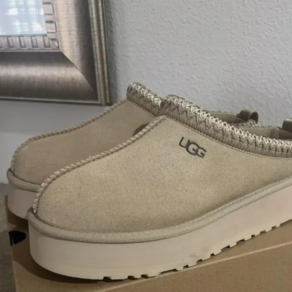 🌸🌼💖UGG Women's Tan and Brown Slippers🐞