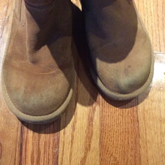 Uggs Girls Chestnut Boots