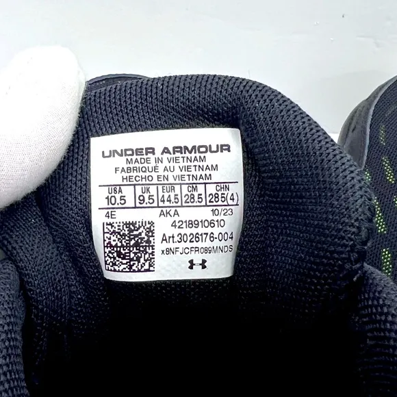 UNDER ARMOR MEN’S 10.5 UA CHARGED ASSERT 10, BLACK COLOR WITH LIME GREEN LOGO