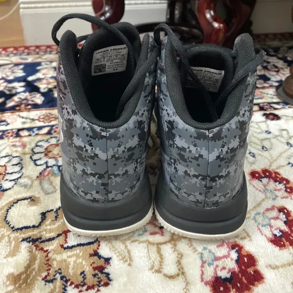 Under Armour Kids Basketball shoes