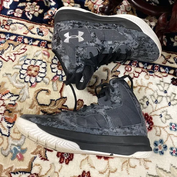 Under Armour Kids Basketball shoes