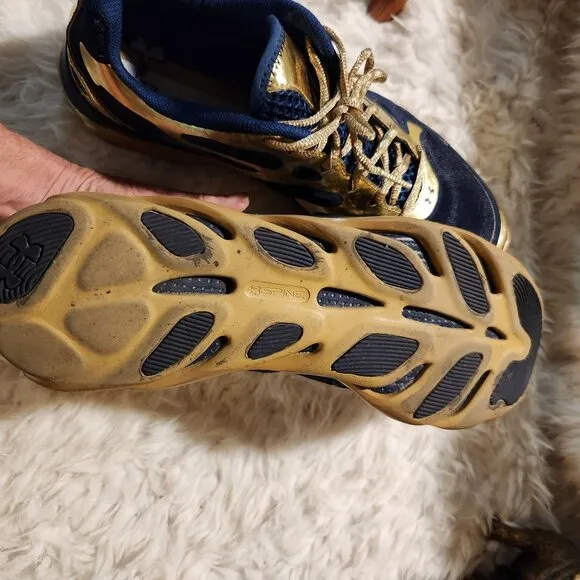 Under Armour Mens Spine Venom Athletic Shoes Gold &amp; Navy Size 11USA 10UK 45 EUR