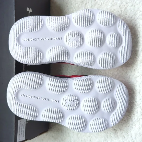 Under Armour Slip On Stay Put Sneakers