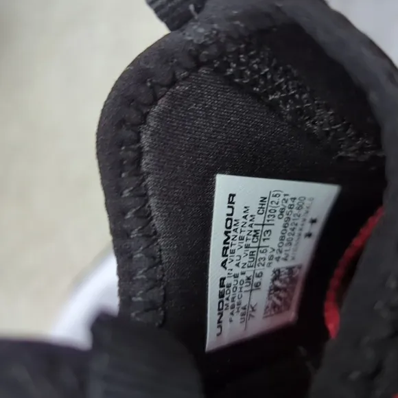 Under Armour Slip On Stay Put Sneakers