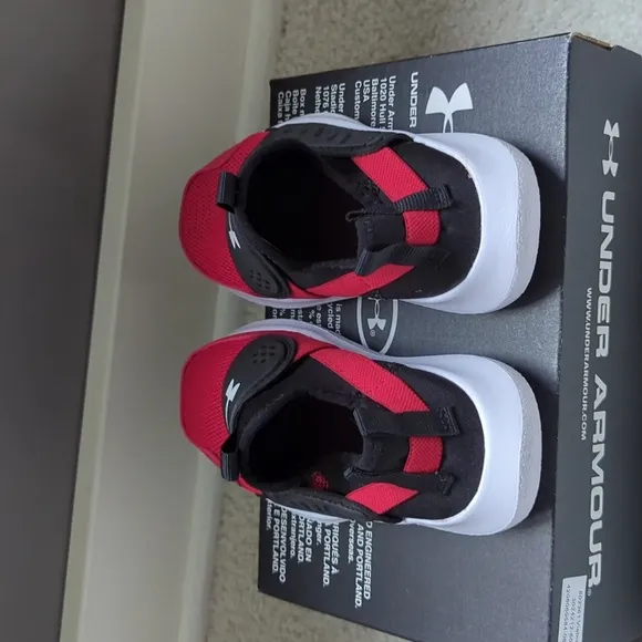 Under Armour Slip On Stay Put Sneakers