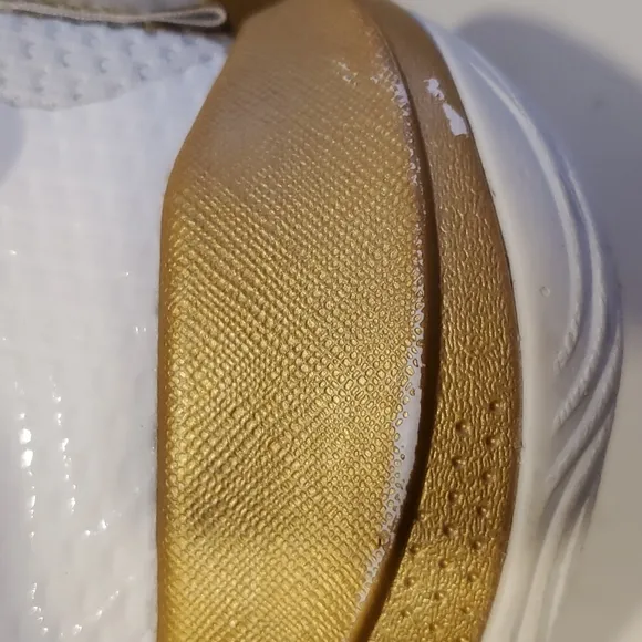Under Armour UA Embiid 1 Basketball Shoes White Gold Mens Size 7.5