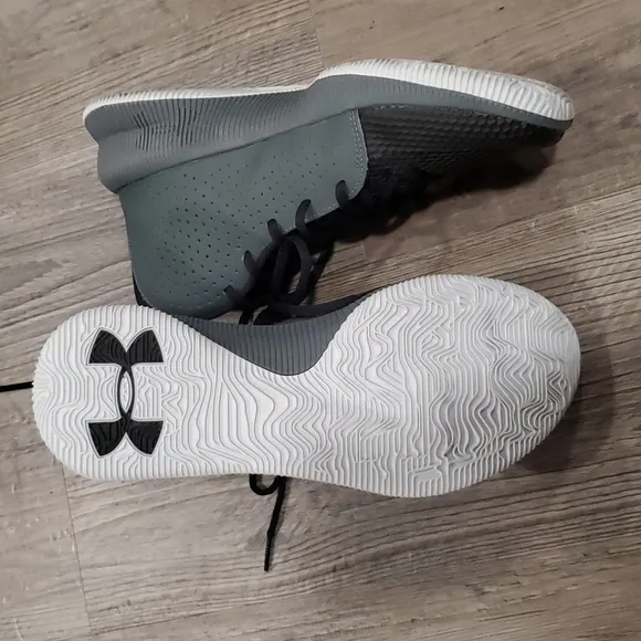 Under Armour W Jet High Top Sneakers