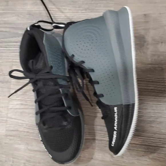 Under Armour W Jet High Top Sneakers