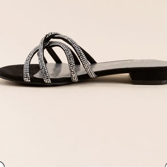 Unisa Chloe Rhinestone Slide Sandals NWOT S 8