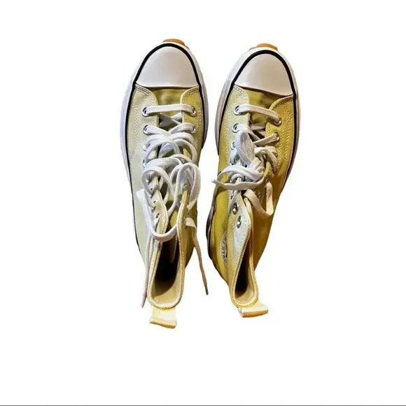Unisex Run Star Hike Platform Converse sneakers.