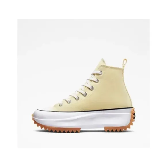 Unisex Run Star Hike Platform Converse sneakers.