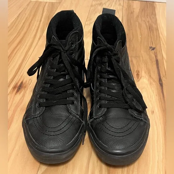 Vans All Black Leather Sk8-Hi MTE High Top Sneakers Men’s Size 9
