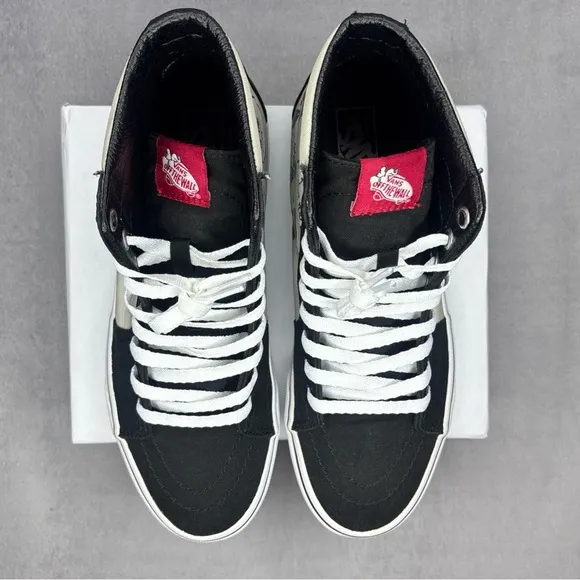 Vans Black and White Canvas High-Top Sneakers Size 7