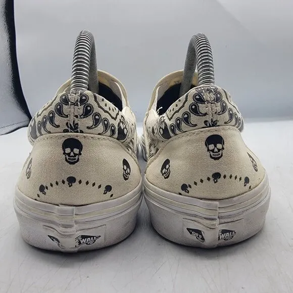 Vans Classic Slip On Skull Bandanna Mens 9 White Low Top Canvas Sneaker