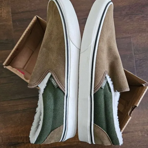 VANS Classic Slip-On Suede &amp; Sherpa Kangaroo  men size 10.5
