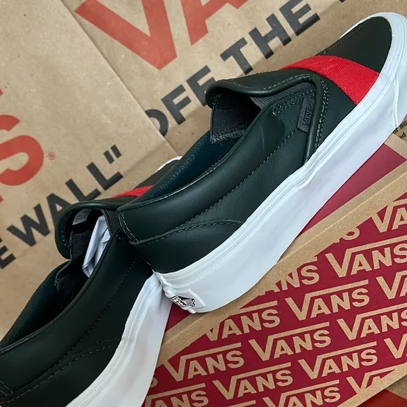 Vans Classic Slip-On W Leather &amp; Webbing Scarabred WMNS