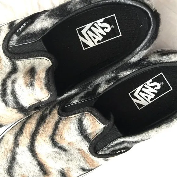 Vans Classic Tiger Slip-on Shoes