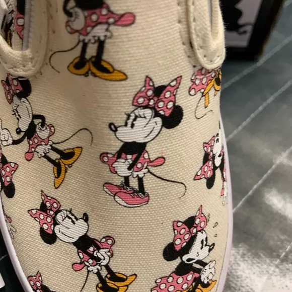Vans Disney Minnie Mouse Classic slip on kids 12.5