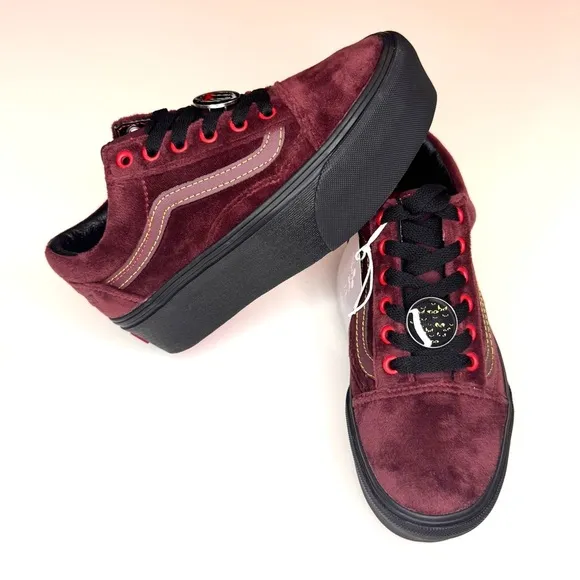 Vans Disney x Old Skool Stackform 'Poison Apple'  sneakers Women’s Size- 5.5